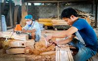 Nghề mộc và những trang bị bảo hộ lao động cần thiết.
