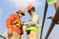 Nhân viên bảo trì cần chọn đồng phục như thế nào